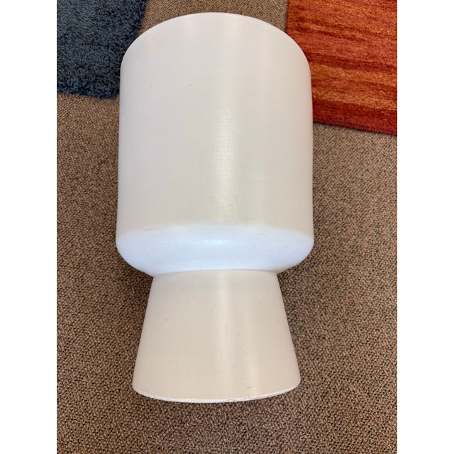 Mid Century Modern Large Matte White Chalice Pottery Planter in the Style of Malcolm Leland For Sale - Image 6 of 10