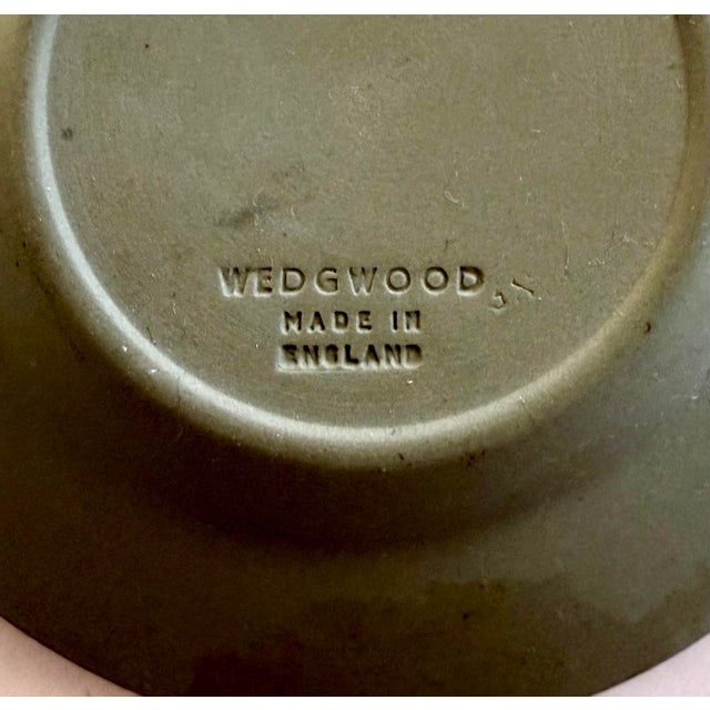 1990s Set of 2 Vintage Wedgwood Sage Green Jasperware Plates, Made in England For Sale - Image 5 of 8
