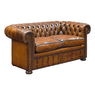 English Chesterfield Sofa of Tufted Leather For Sale