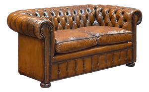 English Chesterfield Sofa of Tufted Leather