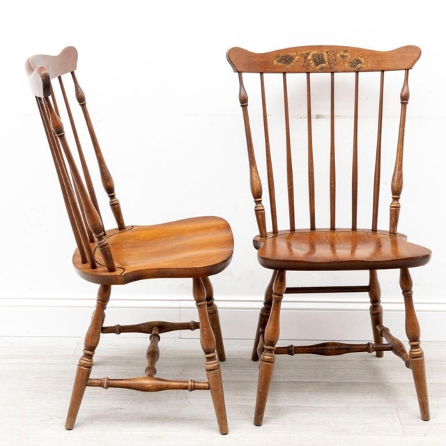 American Pair of Vintage L. Hitchcock Maple Windsor Fan-Back Side Chairs, Hand-Stenciled, Circa 1970 For Sale - Image 3 of 7