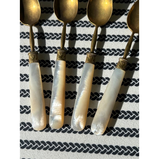Antique 19th Century Mother-of-Pearl Handle Dessert Spoons / Coffee Spoons - Set of 4 For Sale - Image 9 of 14