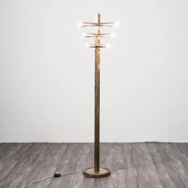 Mid-Century Modern Brass 12-Light Floor Lamp in the style of Gaetano Sciolari, 1970ss For Sale - Image 3 of 8