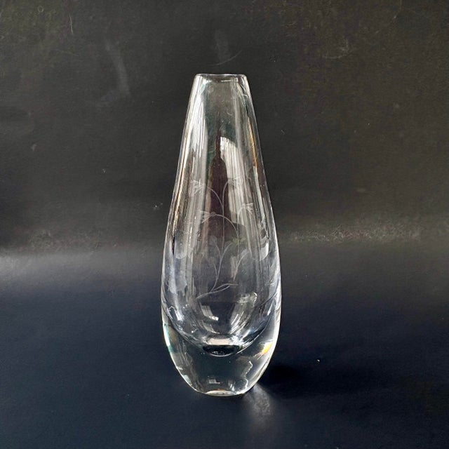 Signed Kosta Sweden H3053 Crystal Bud Vase With Etched Wildflowers, Circa 1960s For Sale - Image 10 of 12