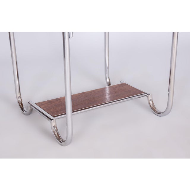 1930s Small Czech Bauhaus Round Oak and Chrome-Plated Steel Side Table, 1930s For Sale - Image 5 of 10