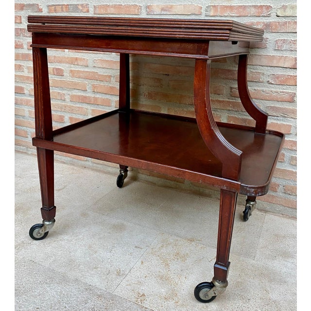 Early 20th Century Cherry Wood Serving Bar Cart with Removable Tray, 1940s For Sale - Image 4 of 18