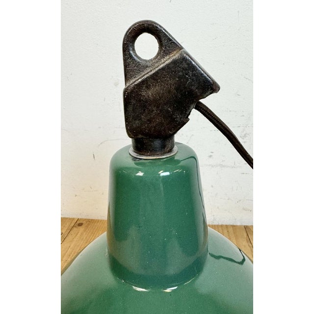Industrial Green Enamel Factory Lamp with Cast Iron Top, 1960s For Sale - Image 12 of 18