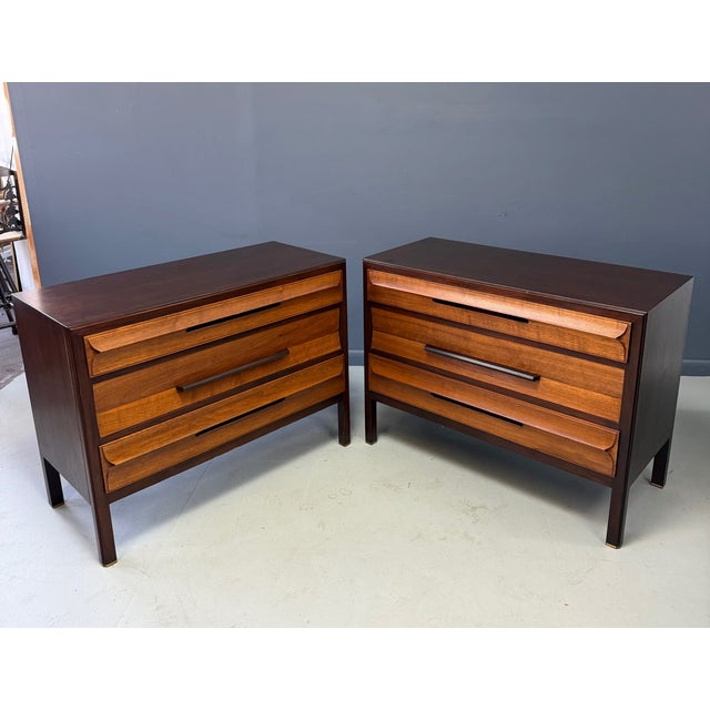Wood 1950s Pair of Edward Wormley for Dunbar Model 5911 Gentleman’s Chests Original Finish For Sale - Image 7 of 13