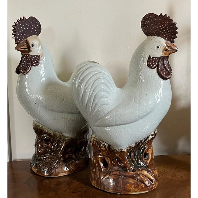 Chinoiserie Very Large 19th Century Chinese Export Porcelain Figures of Roosters or Cockerels - a Pair For Sale - Image 3 of 13