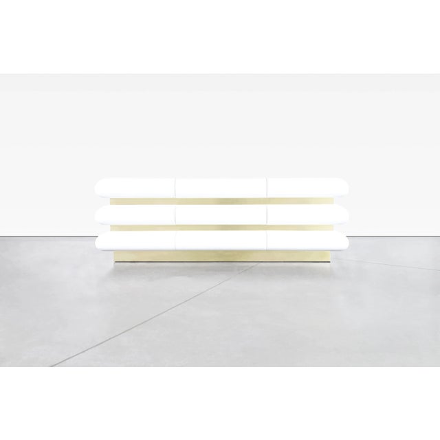 Mid-Century Modern Vintage Italian Postmodern White Lacquered and Brass Dresser, 1980s For Sale - Image 3 of 11