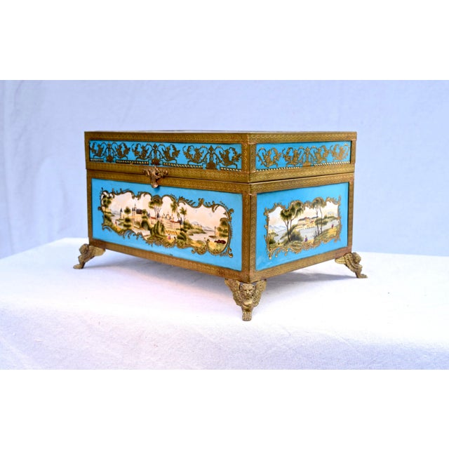 Manufacture de Sevres Celeste Sevres Style Porcelain Jewelry Casket For Sale - Image 4 of 10
