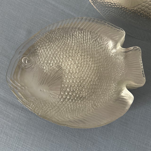 Transparent 1970's Arcoroc "Poisson" Glass Fish Plates, Made in France- 16 Pieces For Sale - Image 8 of 9