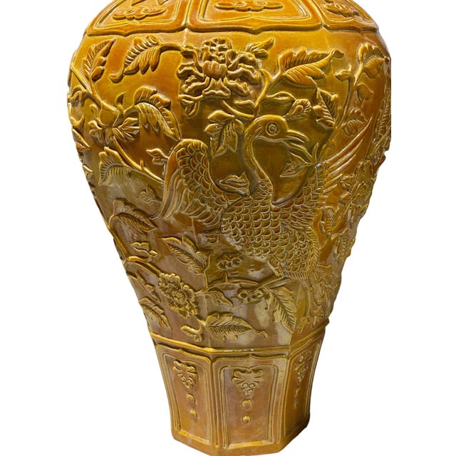 Chinoiserie Lg Chinoiserie Octagonal Imperial Yellow Porcelain Famille Jaune Vase 21.5" H For Sale - Image 3 of 10