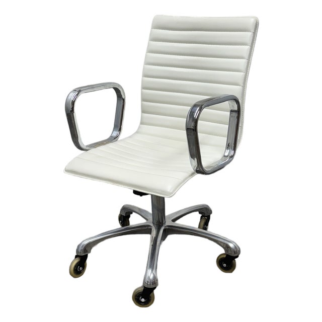 Crate & Barrel Ripple Ivory Bicast Leather Office Chair For Sale