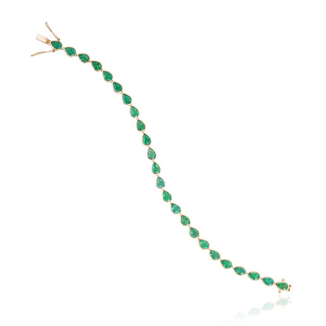 Classic 7.8ct Pear Emerald Tennis Bracelet in 14k Yellow Gold by VRJewels For Sale - Image 11 of 18