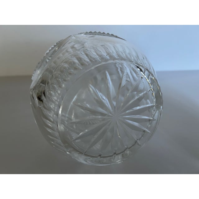 Mid 20th Century Anglo-Irish Heavy Cut Lead Crystal Decanter With Triple Ring and Mushroom Stopper For Sale In West Palm - Image 6 of 7