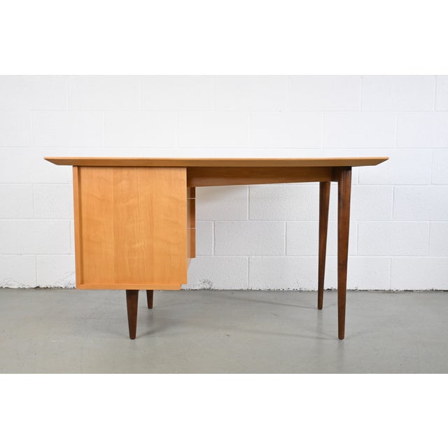Florence Knoll for Knoll Associates Mid Century Modern Desk For Sale - Image 11 of 13