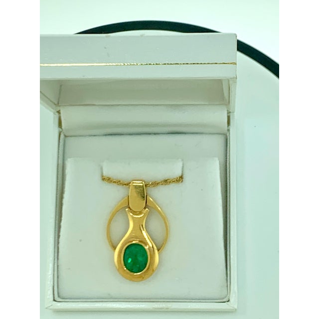 4Ct Colombian Emerald Pendent/Necklace 18 Karat Gold Estate Convertible to Ring For Sale In New York - Image 6 of 18