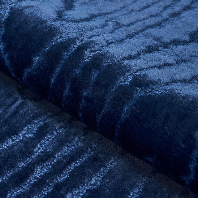Schumacher SAMPLE - Schumacher Marisa Moire Velvet Fabric In Lapis For Sale - Image 4 of 4