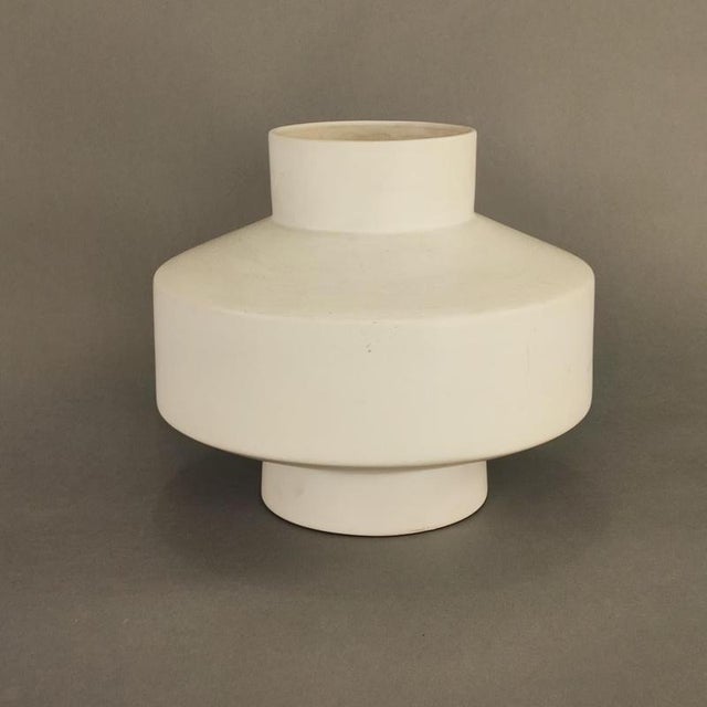 Large Italian White Ceramic Vases, 1970s, Set of 2 For Sale - Image 3 of 7