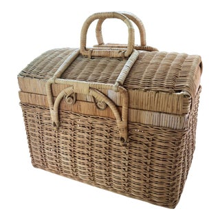 20th Century Boho Chic Natural Woven Wicker Picnic Basket For Sale