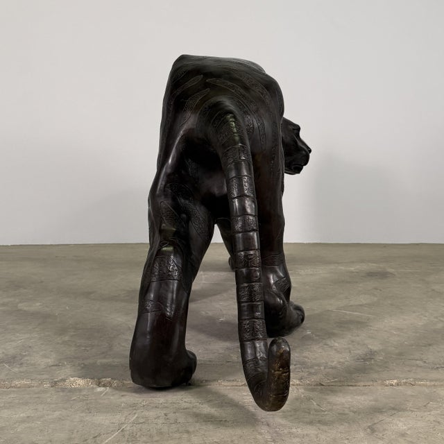 Near Life-Size Bronze Bengal Tiger Sculpture, 65” L – Walking Tiger Statue For Sale - Image 10 of 11