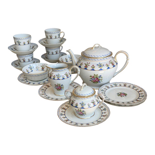 1990s Bernardaud Chateaubriand Blue Limoges Porcelain Luncheon Teapot Tea Set - Set of 17 For Sale