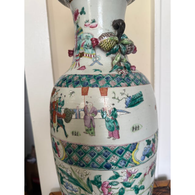 Large 19th Century Famille Rose Chinese Porcelain Urn For Sale In Orlando - Image 6 of 8