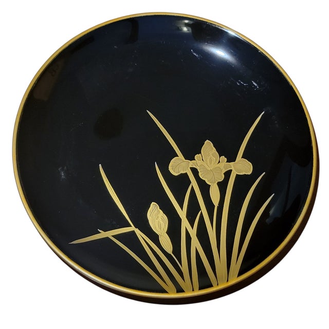 1960s Set of Six Vintage Black Maki-E Lacquer Art Kyoto Japan Decorative Plates Hand Painted Gold Botanical Floral Patterns For Sale - Image 5 of 18