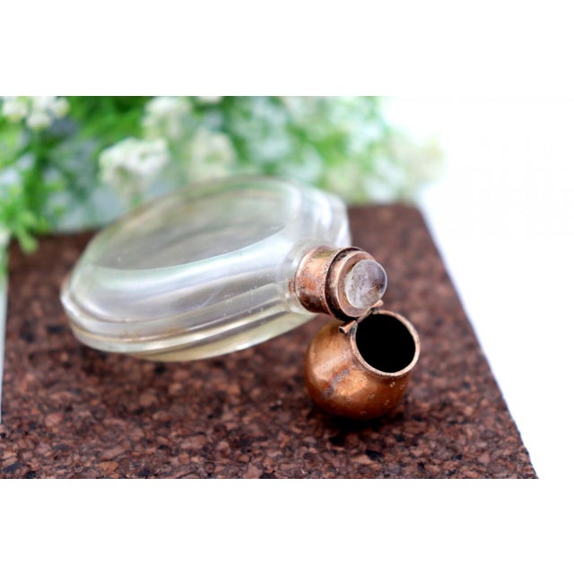 Oval Glass Perfume Bottle with Gold Cap For Sale - Image 6 of 7