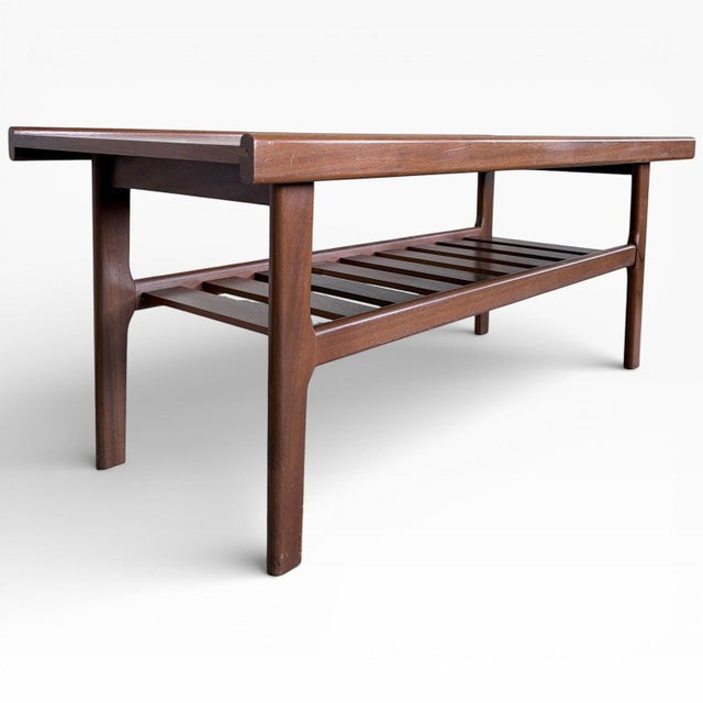 Wood Mid-Century Modern Surfboard Walnut and Teak Coffee Table, 1960s For Sale - Image 7 of 7