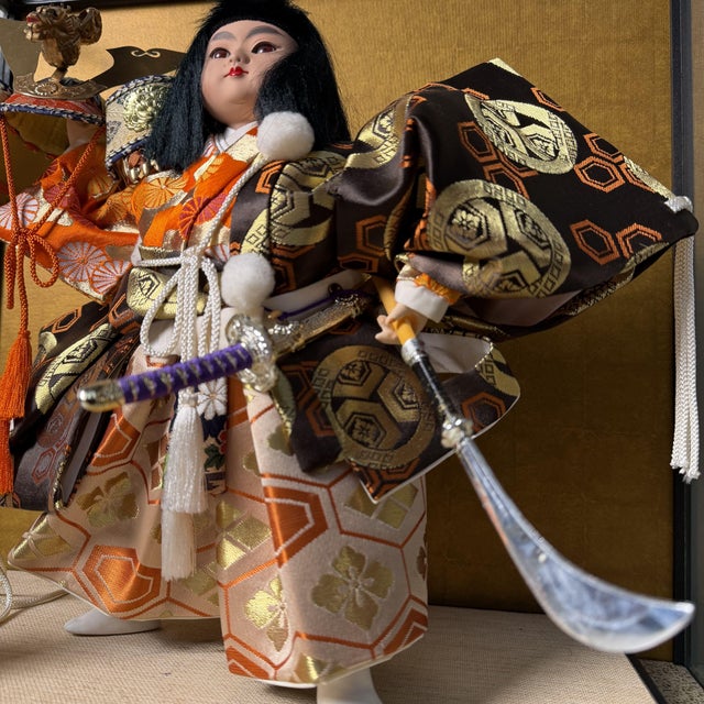 Glass Japanese Hina-Ningyō Warrior in Glass Display, 1978, Set of 2 For Sale - Image 7 of 11