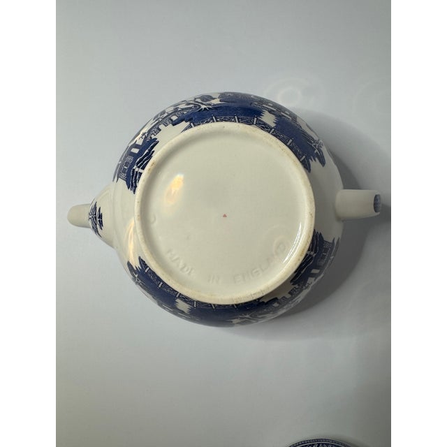 Vintage Blue Willow Teapot – Made in England Cobalt Transferware For Sale - Image 9 of 9