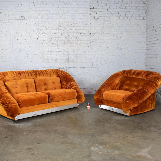 Late 20th Century Late 20th Century Modern to Postmodern Low-Slung Loveseat & Chair Set Burnt Orange Velvet & Aluminum Detail For Sale - Image 5 of 18