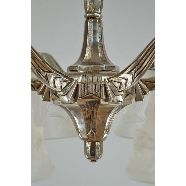 Silver Hettier & Vincent & Hanots French Art Deco Chandelier 1930s - Frosted Birds Glass For Sale - Image 8 of 14