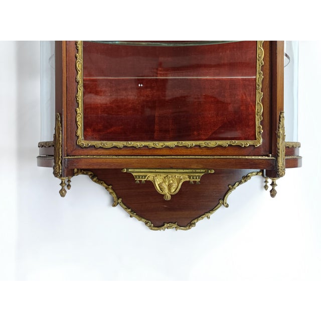 Antique Neo-Classical Louis XVI French Hanging Small Display Cabinet in Mahogany and Bronze, 1910s For Sale - Image 14 of 15