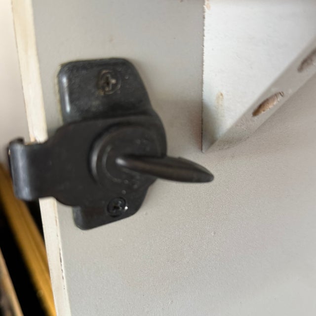 Arrondissement Tour Marais Table Round/Oval Extensible For Sale - Image 9 of 10