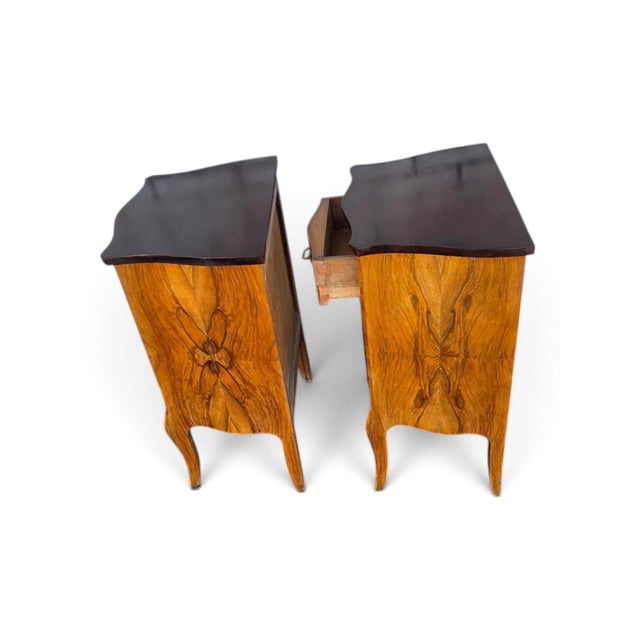 Pair of Italian Bookmatch Walnut Bedside Cabinet/ Nightstand. For Sale In Philadelphia - Image 6 of 18