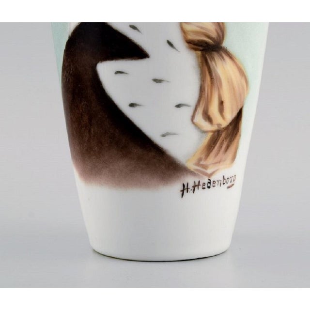 Antique Porcelain Vase with Female Portrait by H. Hedenborg for Rosenthal, 1890s For Sale - Image 3 of 7