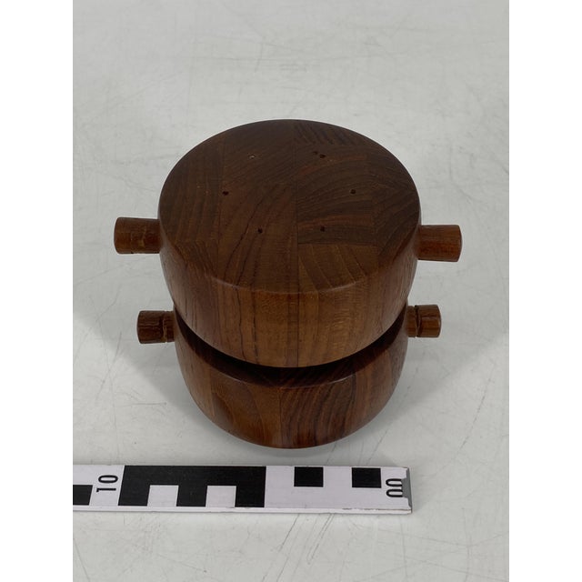 Double Barrel Salt and Pepper Mill by Jens Quistgaard for Dansk, 1950s, Set of 2 For Sale - Image 9 of 10