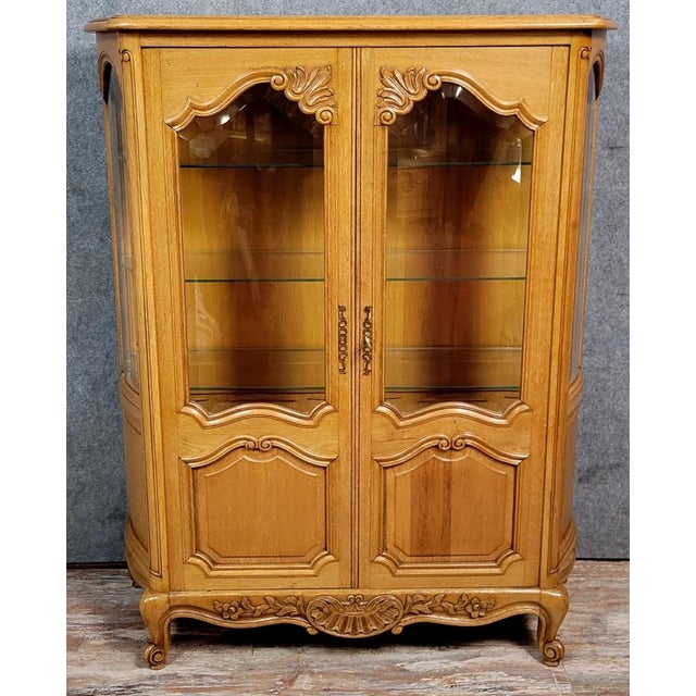 Wood Louis XV Style Curved Display Cabinet in Light Oak, 1950s For Sale - Image 7 of 7