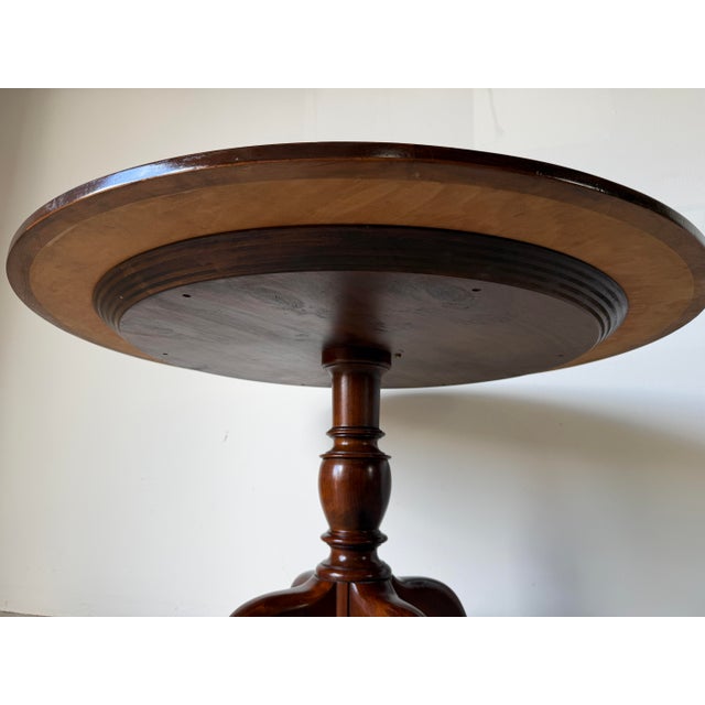 Vintage Queen Anne Style Mahogany Round Pedestal Occasional / Dining Table For Sale - Image 15 of 18