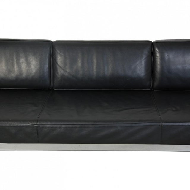 LC5 Three-Seater Sofa in Black Leather by Le Corbusier, 2010s For Sale - Image 4 of 16