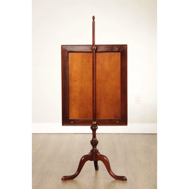 1980s Queen Anne Colonial Williamsburg Style Mahogany and Tapestry Firescreen For Sale - Image 4 of 13