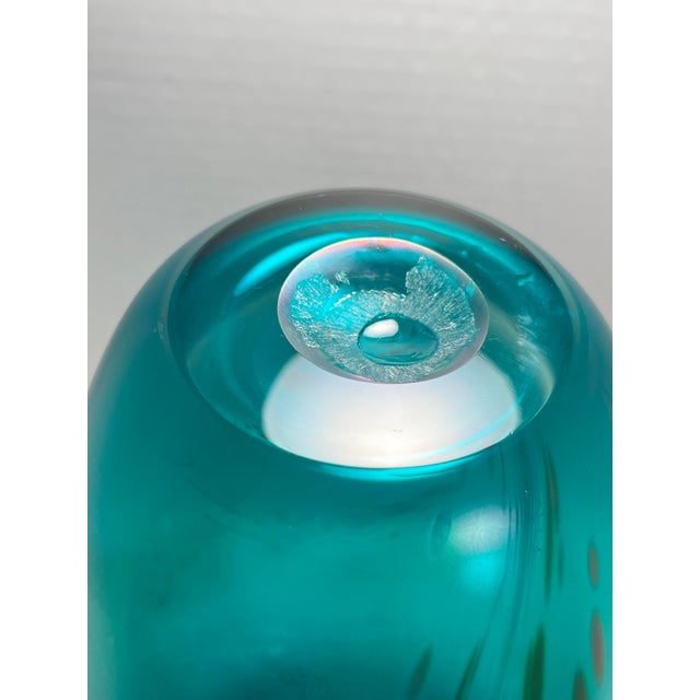 1970s Rare Vintage Murano Iridescent Splatter Turquoise Art Glass Vase 10.5" For Sale - Image 5 of 7