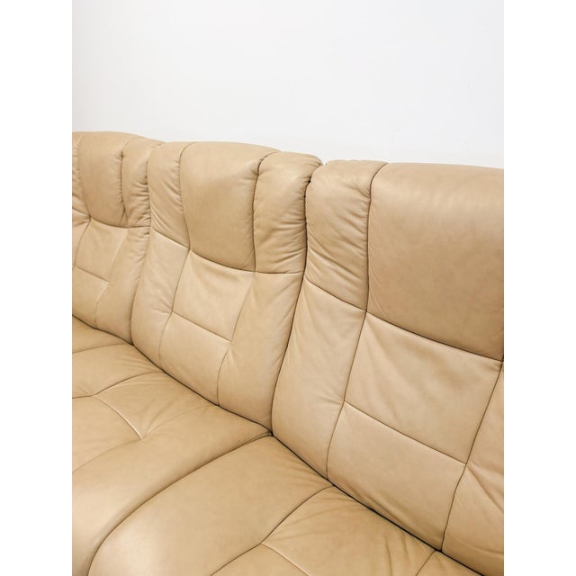 Late 20th Century Ekornes Stressless Buckingham 3-Seat Recliner Sofa Vintage MCM 90" Wide For Sale - Image 9 of 17