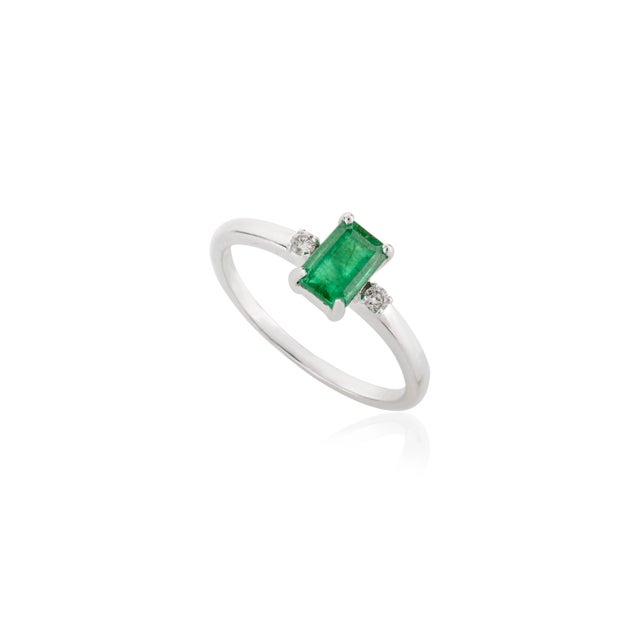 Art Deco Classic 14k Gold Natural Emerald & Diamond Three Stone Ring Size 7 For Sale - Image 3 of 11
