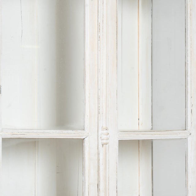 19th-Century French White Painted Oak Bookcase Display Cabinet With Glass Doors For Sale - Image 6 of 14