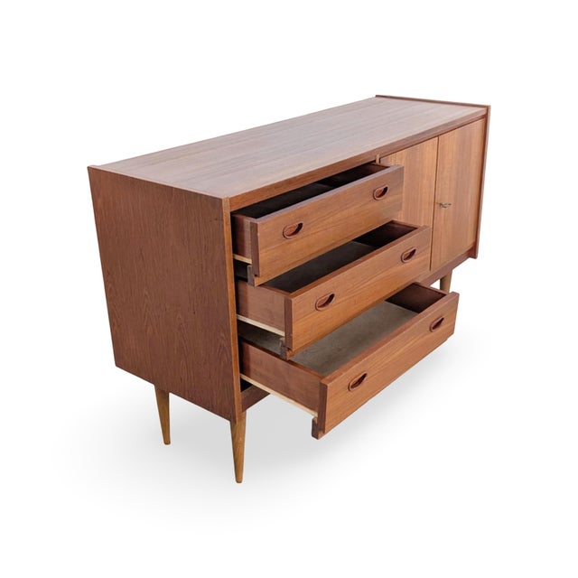 Vintage Danish Sideboard in Teak For Sale - Image 4 of 10