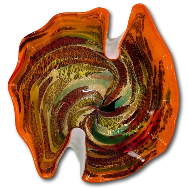 Stunning Mid 20th Century Venetian - Italian Murano Hand Blown Art Glass Bowl For Sale - Image 9 of 13